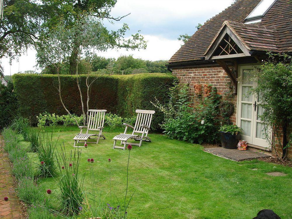 Bootmenders B&B Petersfield Exterior photo